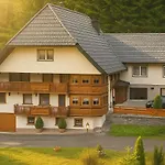 Im Triberger Schwarzwaldhaus - Haustiere Willkommen Apartmán *